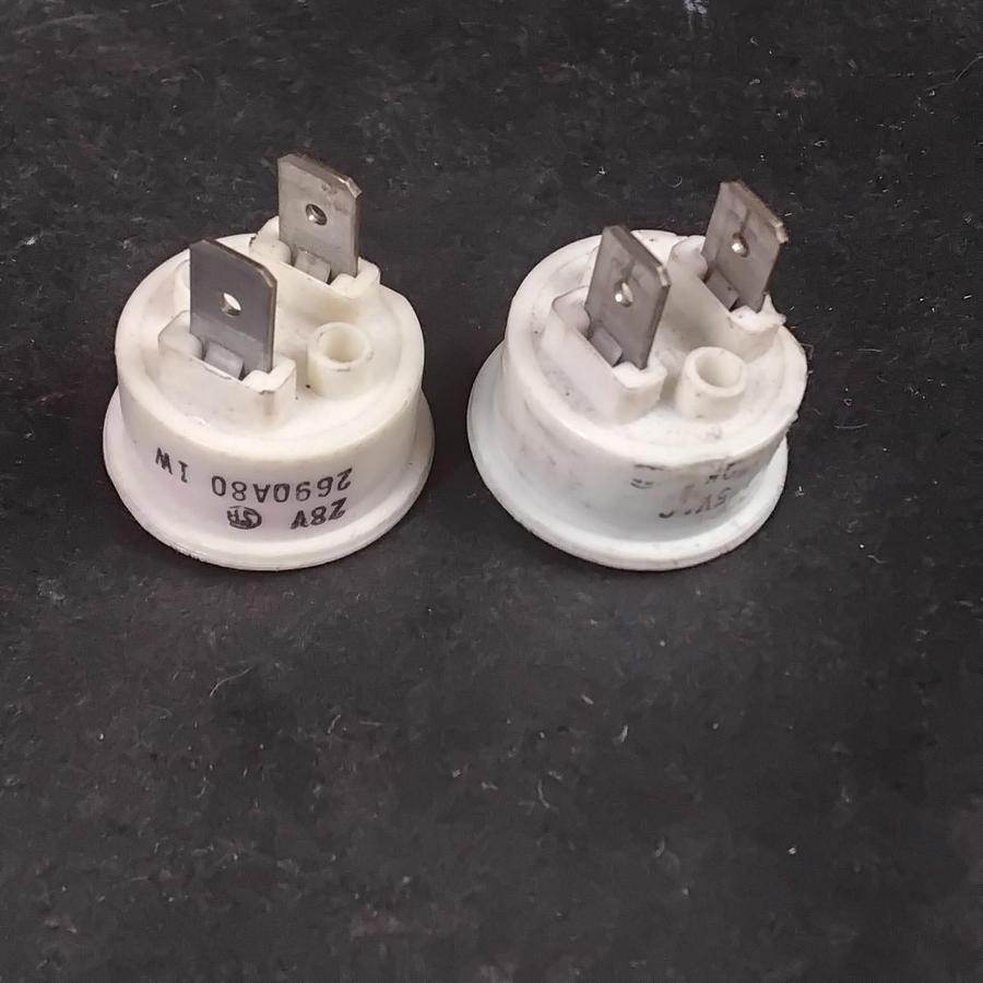 Used 2690A80 SNAP-IN PANEL INDICATOR LIGHT ($1.50/EACH OBO)