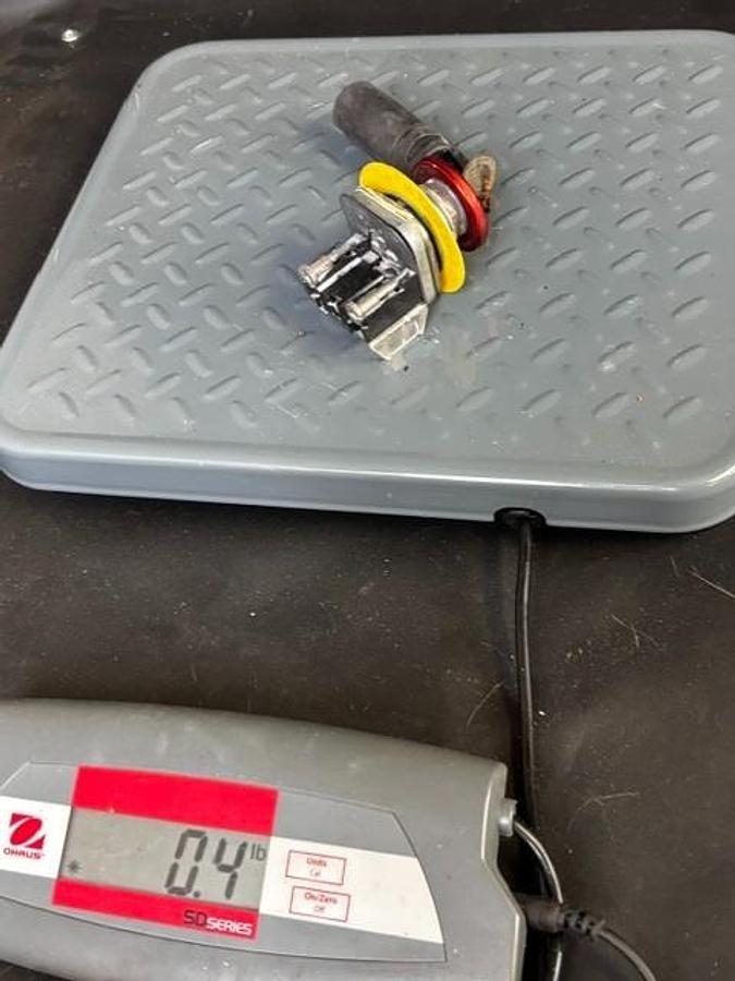 Used ALLEN BRADLEY 800T-E15 SERIES T KEYED PUSHBUTTON SWITCH