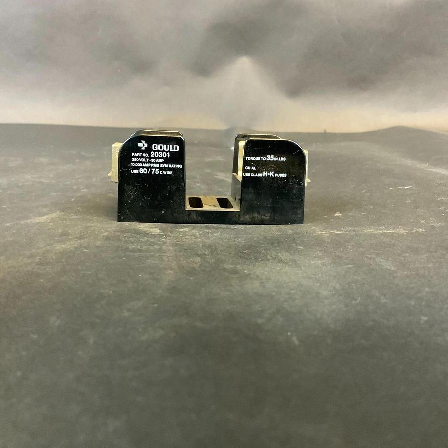 FERRAZ SHAWMUT GOULD 20301 FUSE HOLDER ($8 OBO)