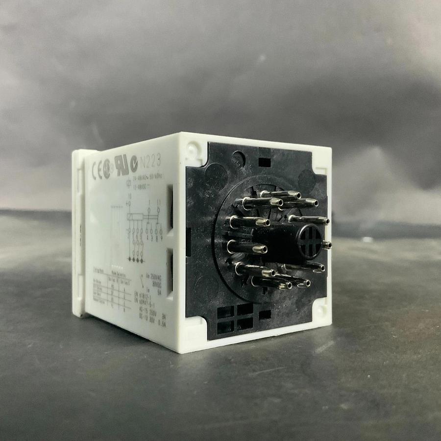 Used ALLEN BRADLEY 700-HR52TU24 SER C TIMING RELAY ($65 OBO)