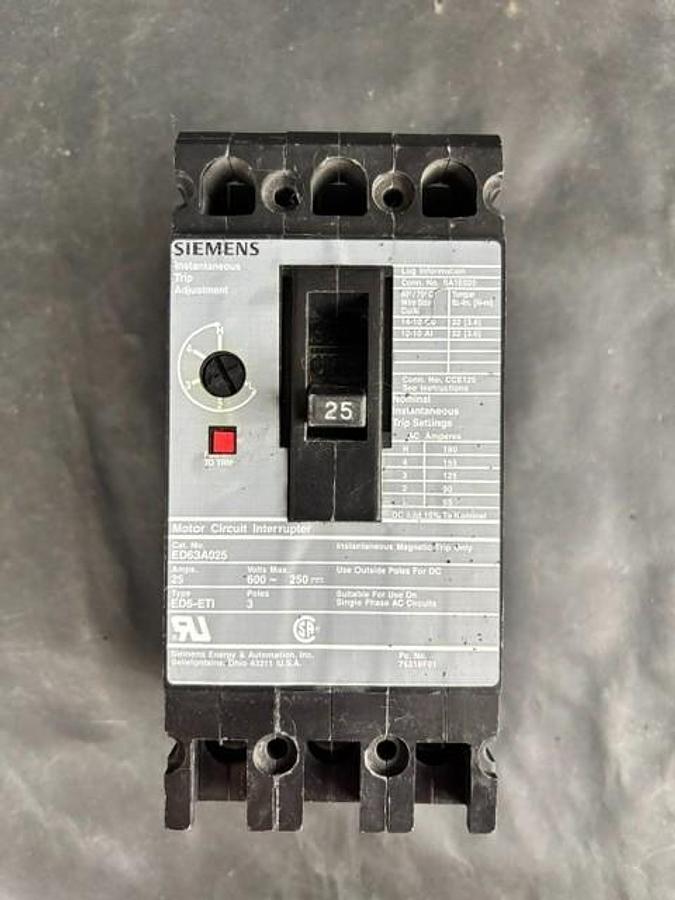 Used SIEMENS ED63A025 CIRCUIT BREAKER