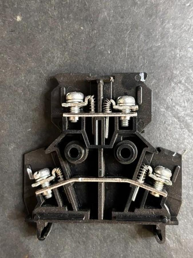 Used TOGI PUW-20 TERMINAL BLOCKS - GROUP OF 10 ($10 OBO)