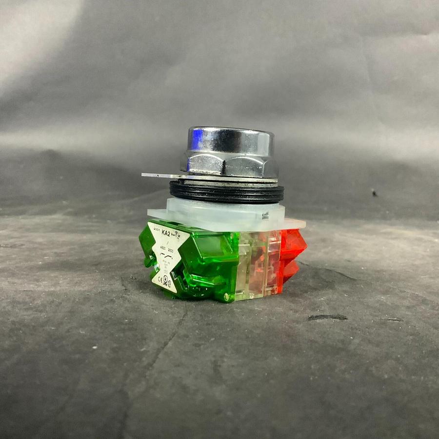 Used SQUARE D UP PUSHBUTTON W/ KA2&KA3 CONTACT BLOCK ($15 OBO)