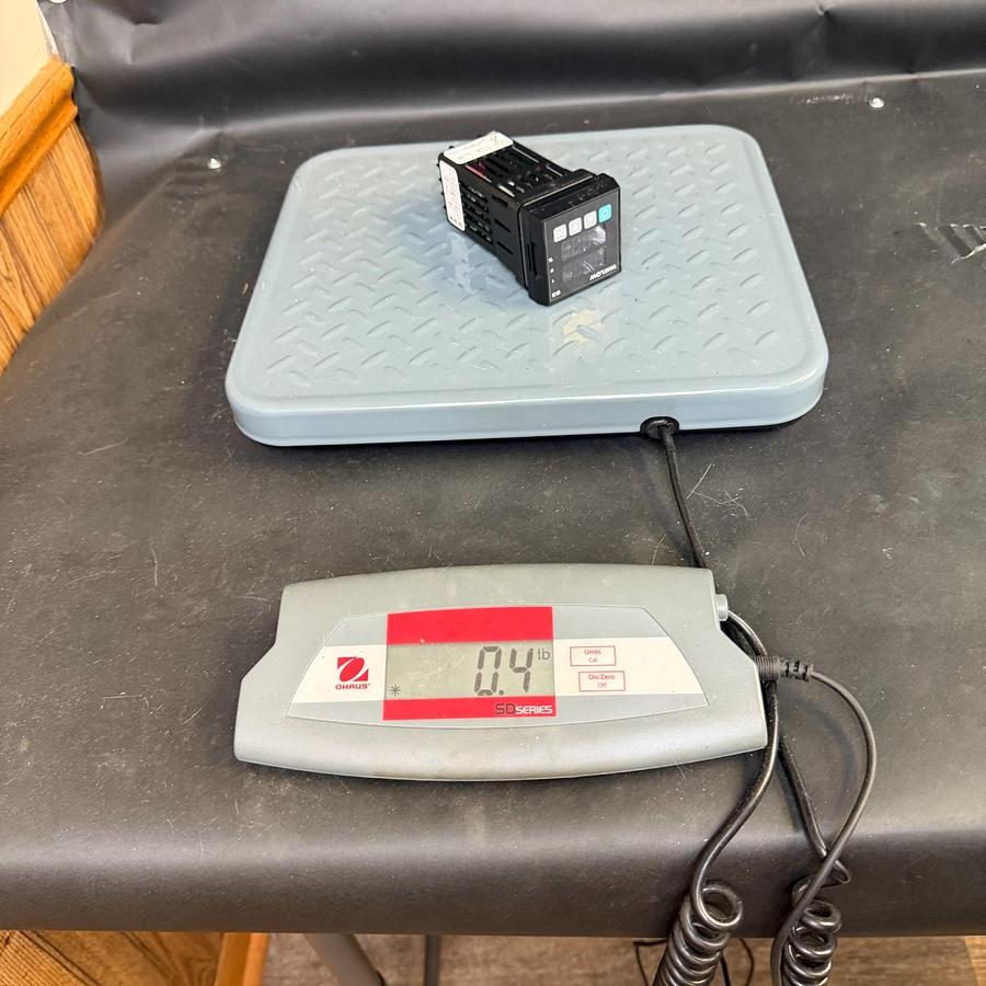 WATLOW 93AB-1KD0-00RR TEMPERATURE CONTROLLER ($200 OBO)