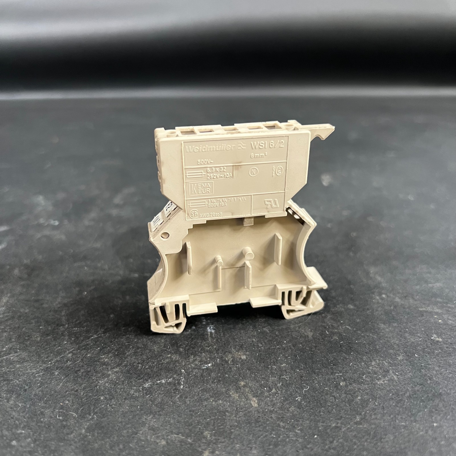 Used WEIDMULLER WSI 6/2 FUSE TERMINAL ($12 OBO)