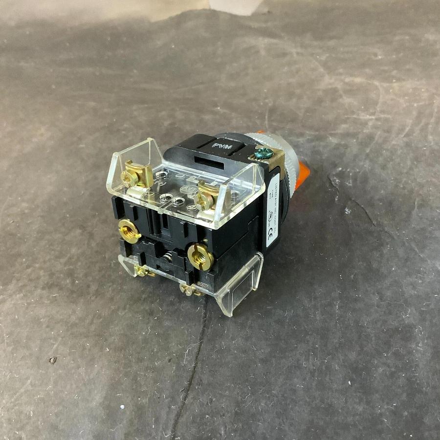 Used ALLEN BRADLEY 800T-10HAH2KB6DX SELECTOR SWITCH ($30 OBO)