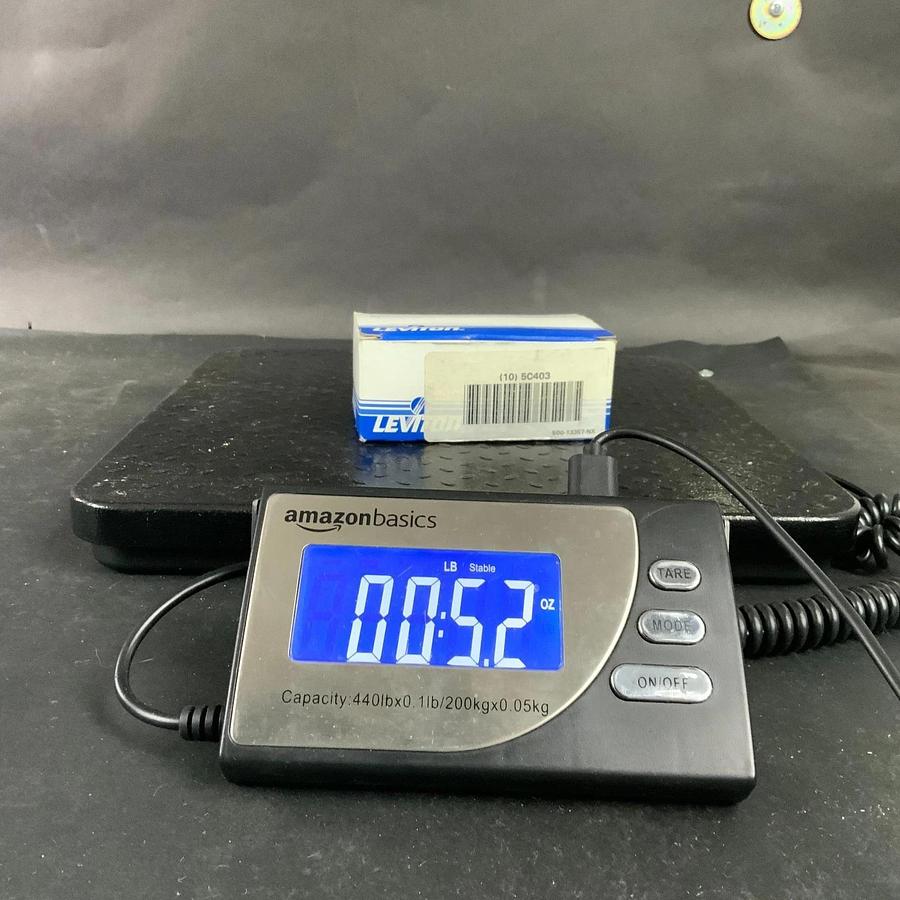 Used LEVITON 13357-NX LAMPHOLDER - QTY 10 ($30 OBO)