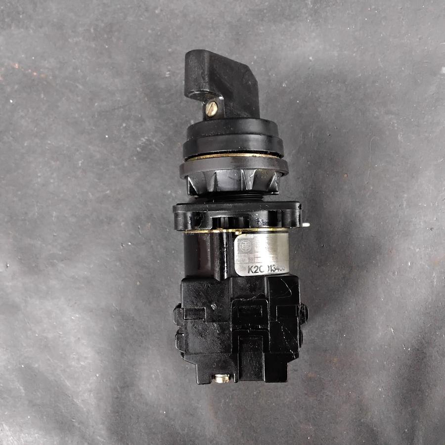 Used K2C0134US ROTARY SELECTOR SWITCH ($17 OBO)