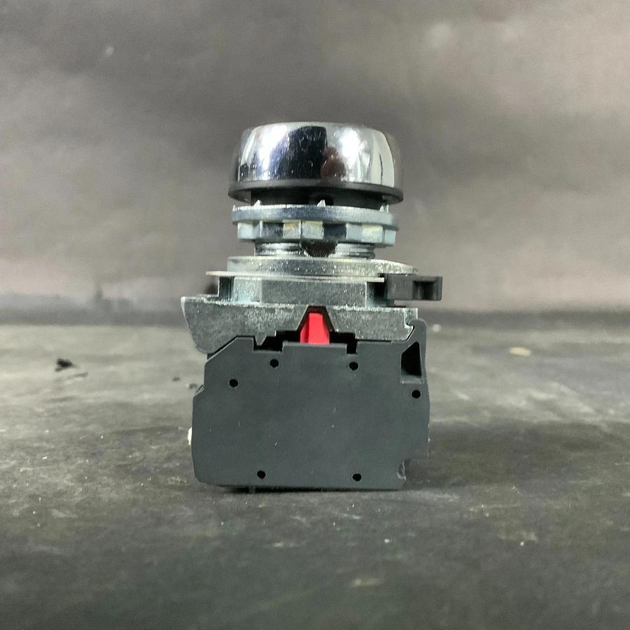 Used ALLEN BRADLEY 800F-Q10 SERIES A RED PUSHBUTTON ($20 OBO)