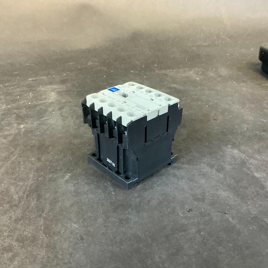 Used FUJI SK09L CONTACTOR  ($60 OBO)