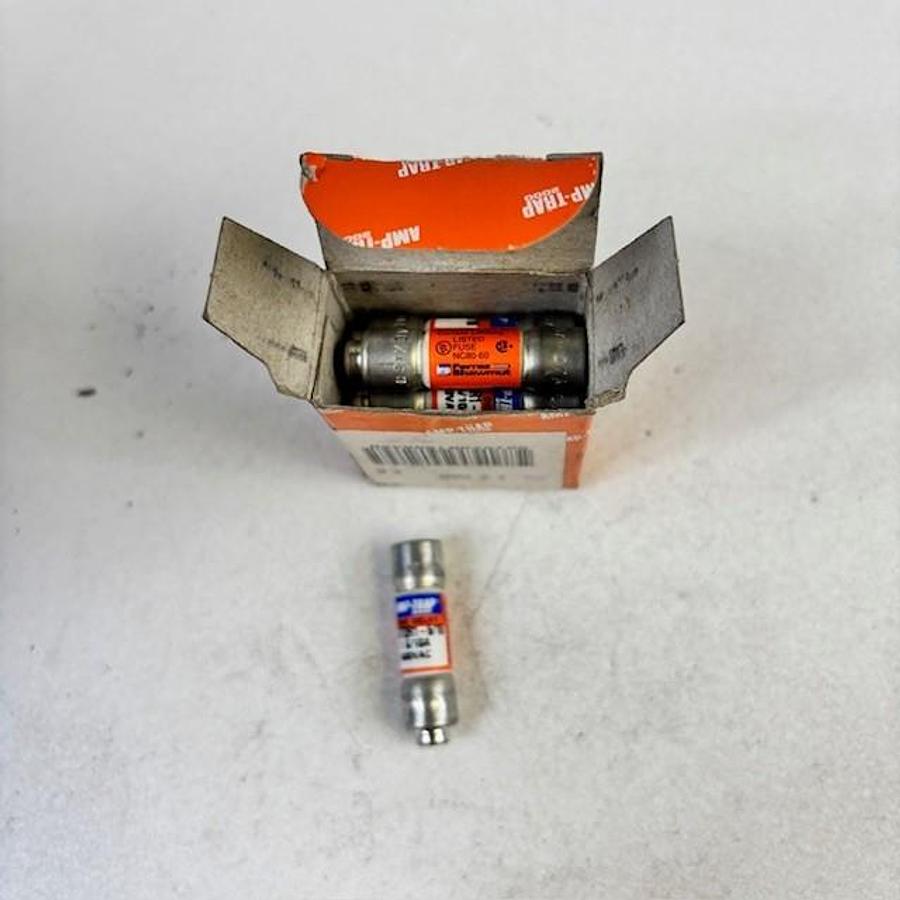 Used FERRAZ SHAWMUT ATQR1-6/10 FUSES - BOX OF 10