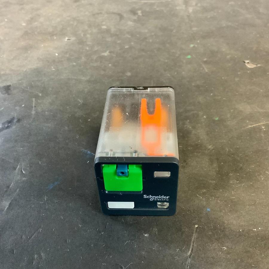 Used SCHNEIDER ELECTRIC RELAY 750XBXRM4L-24D ($9 OBO)