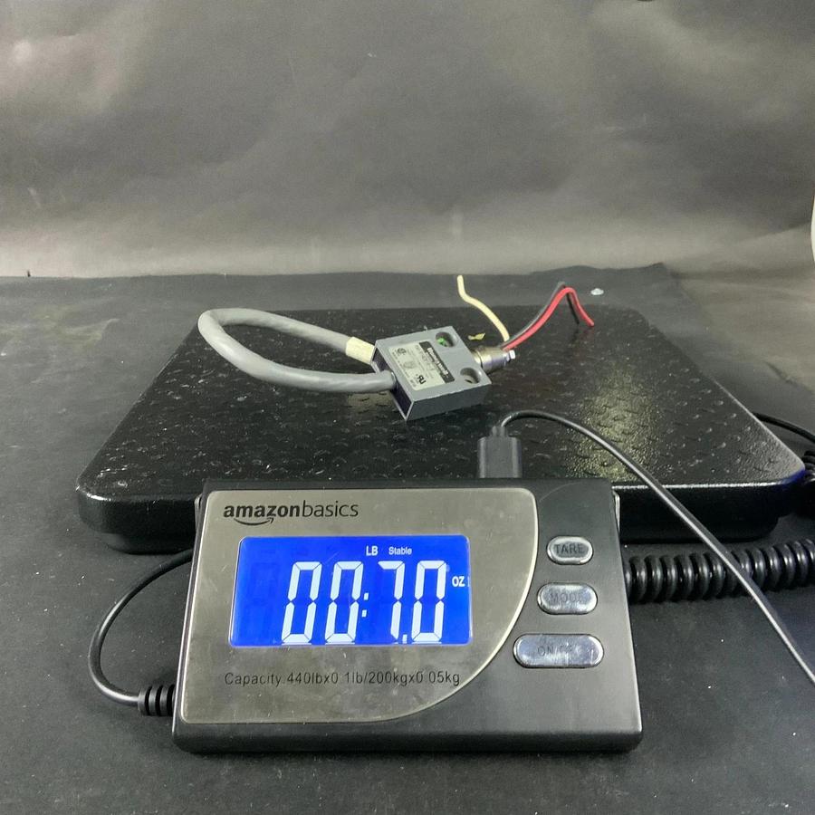 Used HONEYWELL 914CE19-6 MICRO SWITCH ($35 OBO)