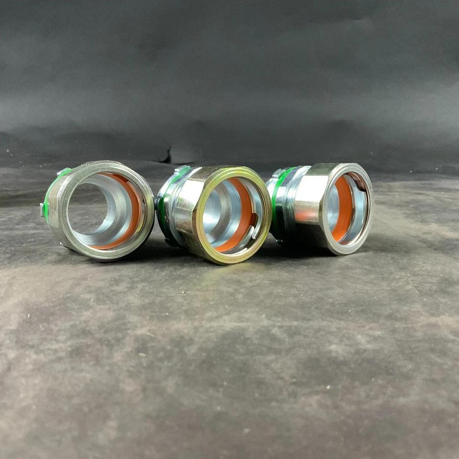 Used AMERICAN FITTINGS - NT2752RT 1" RIGID COMPRESSION CONNECTOR - SET OF 5 ($45 OBO)