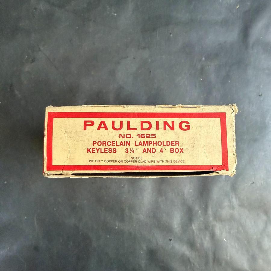 PAULDING 1625 PORCELAIN LAMPHOLDER ($10 OBO)