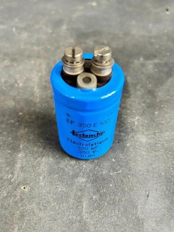 Used LECLANCHE 350 E 100 ELECTROLYTIQUE CAPACITOR