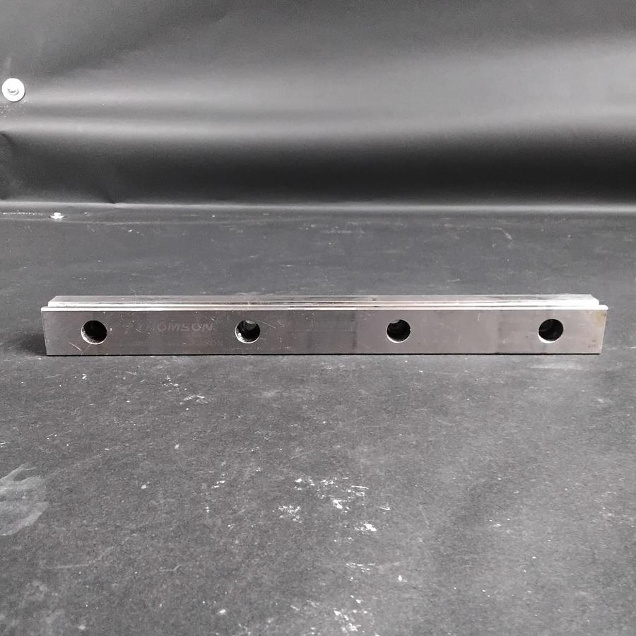 Used THOMSON ACCUGLIDE RD20HL0220 LINEAR RAIL ($65 OBO)