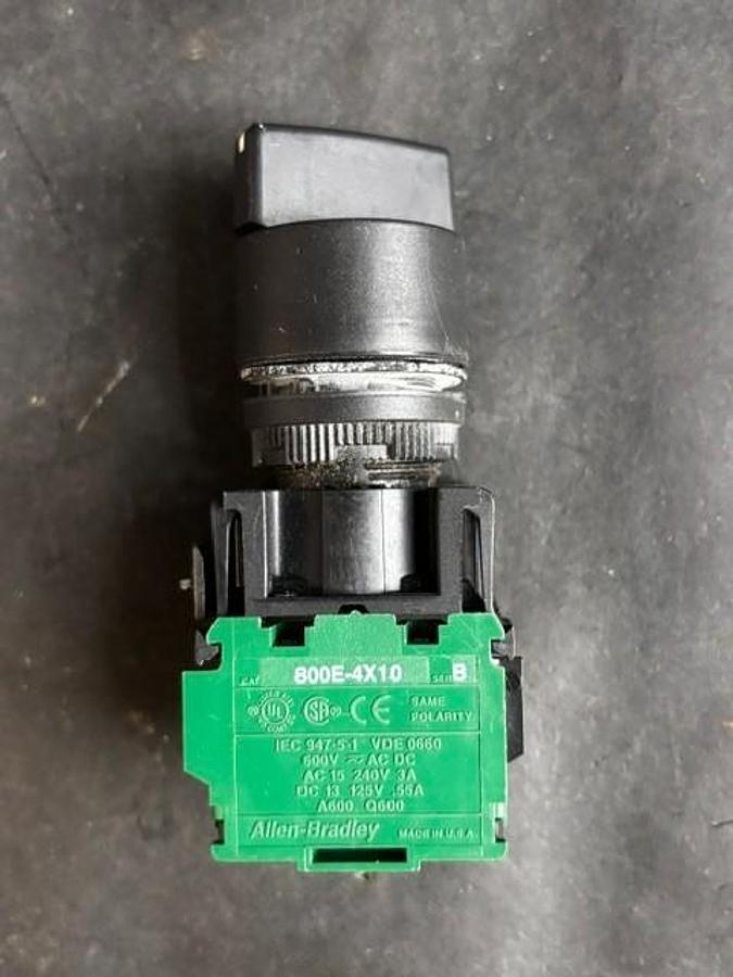 Used ALLEN BRADLEY 800E-4X10 SELECTOR SWITCH ($16 OBO)