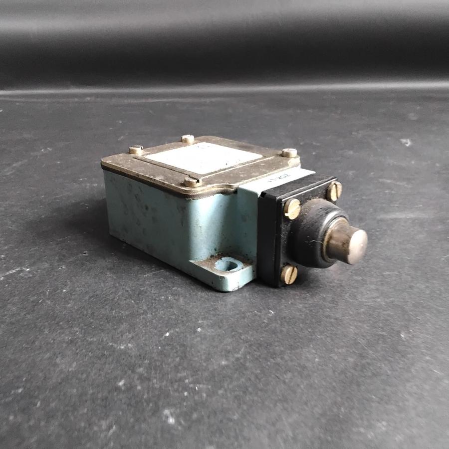 Used TELEMECANIQUE XCK-L LIMIT SWITCH ($50 OBO)