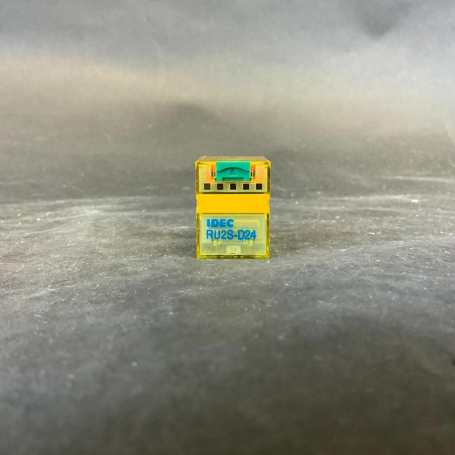 Used IDEC RU4S-D24 RELAY ($7 OBO)