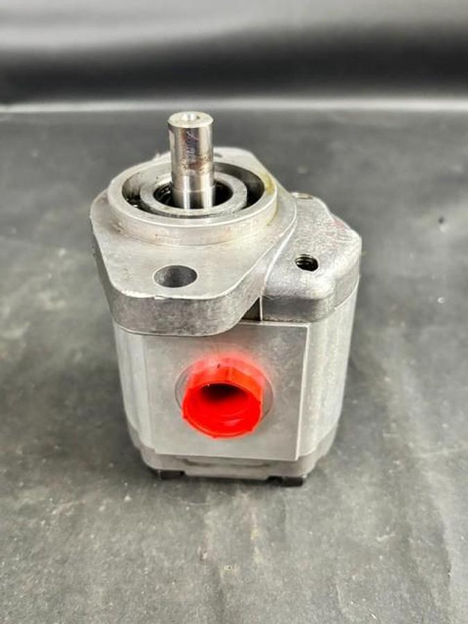 Used FENNER STONE NR 1084 APL HYDRAULIC VALVE