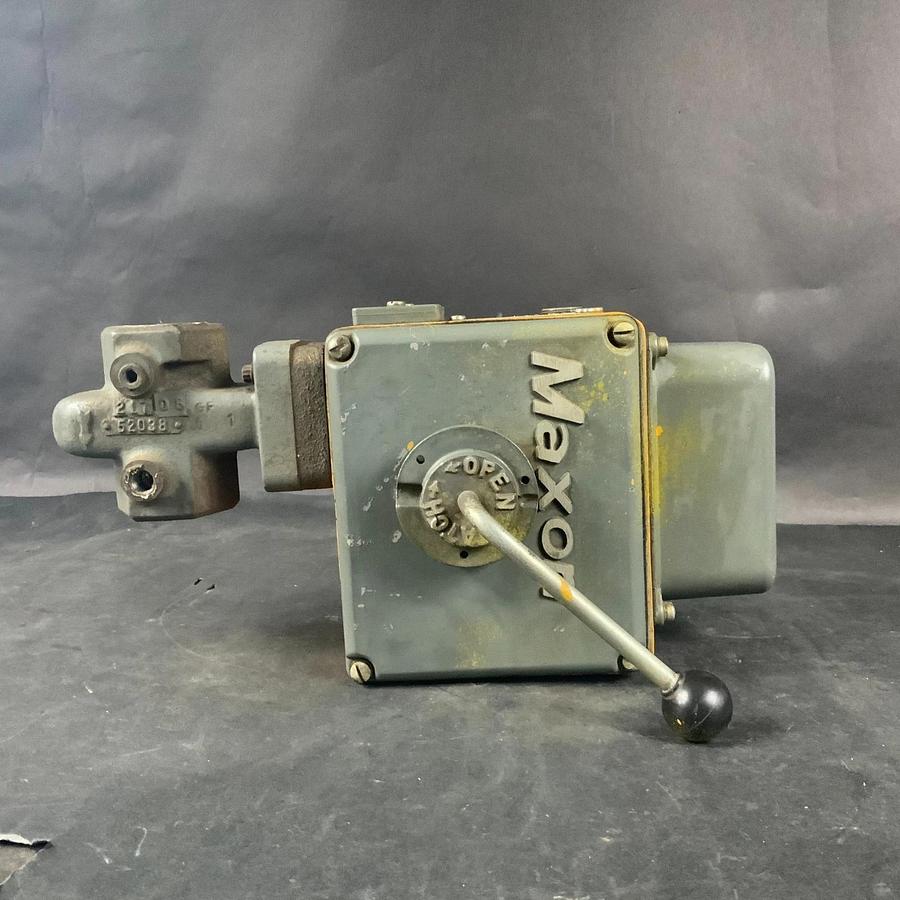 Used MAXON 125SMM11-AA11-BA-1AO VALVE ($875 OBO)
