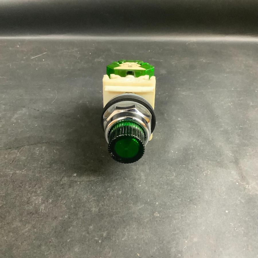 Used SQUARE D 9001K2L35GGH13 GREEN ILLUMINATED PUSHBUTTON ($30 OBO)