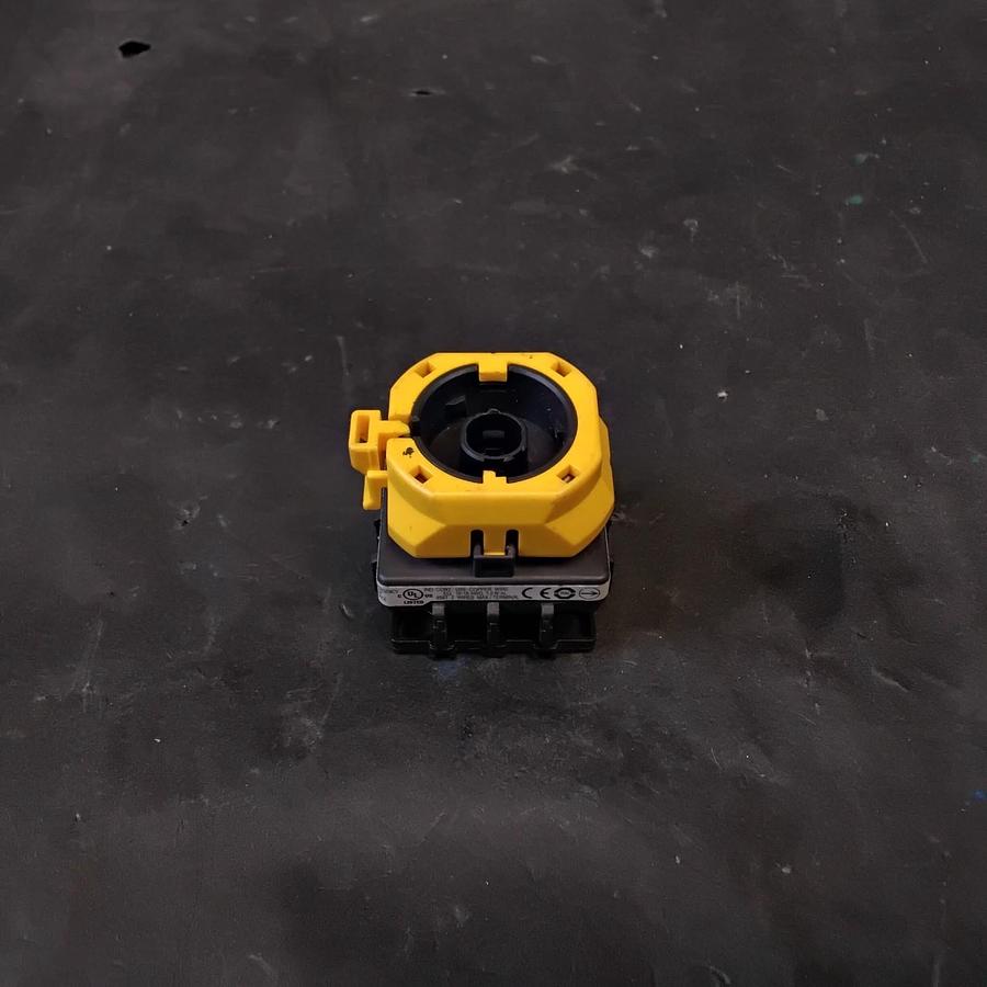 Used IDEC XW1E-BV EMERGENCY STOP SWITCH BASE- NO PUSHBUTTON ($19.50)