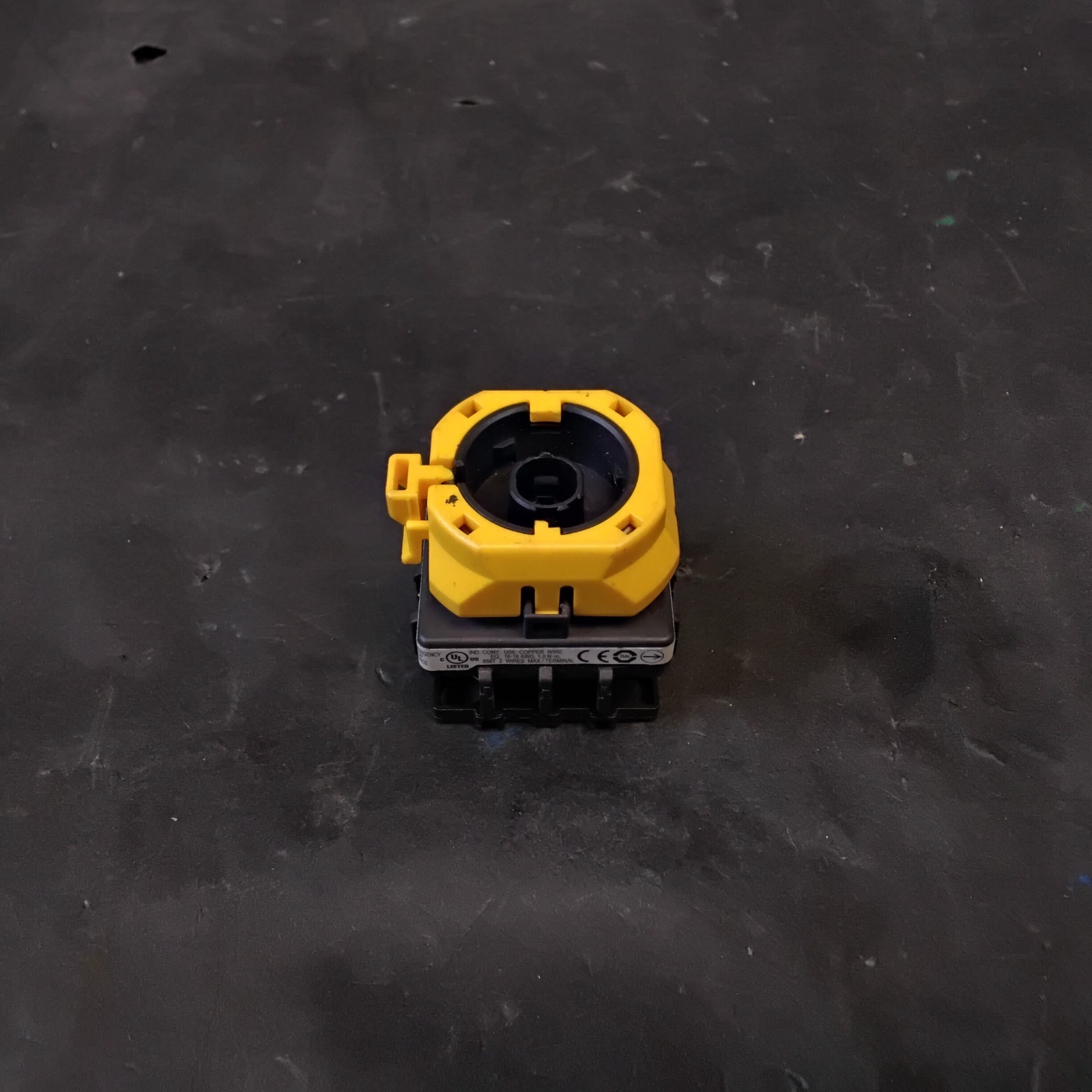 Used IDEC XW1E-BV EMERGENCY STOP SWITCH BASE- NO PUSHBUTTON ($19.50)