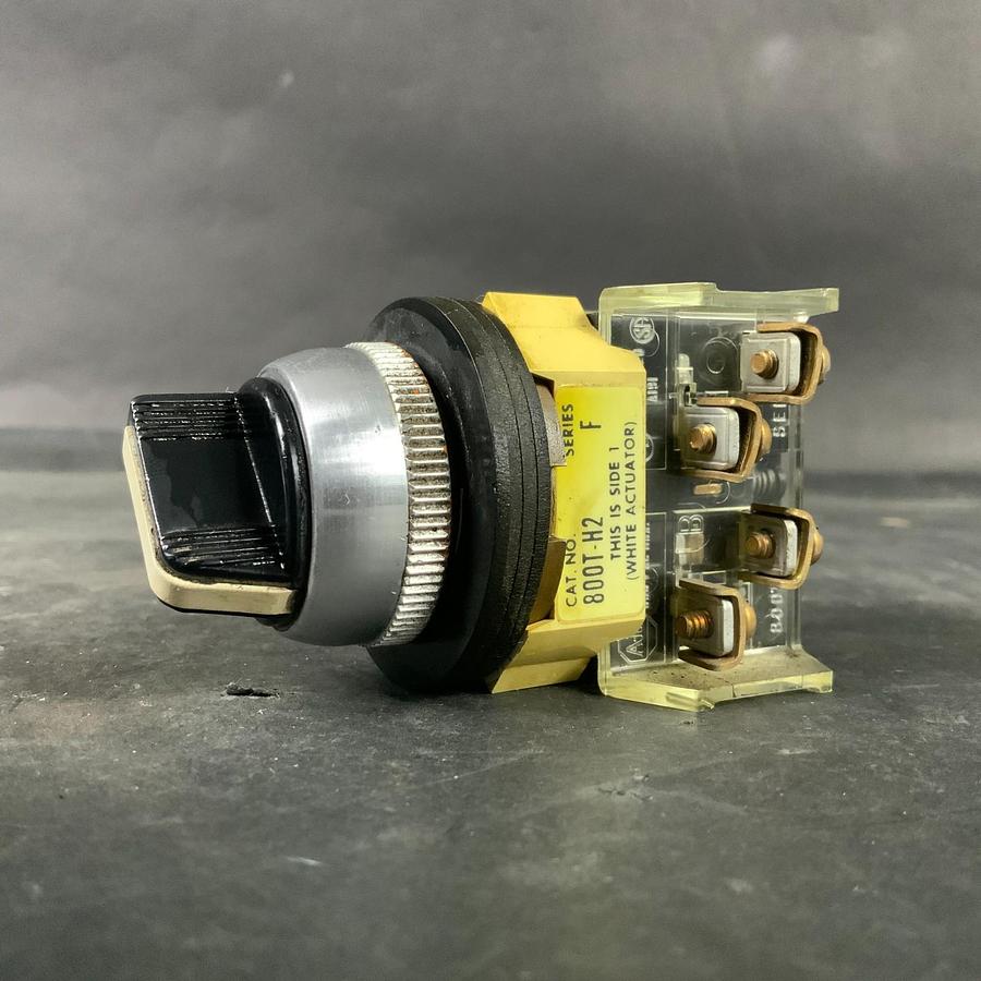 Used ALLEN BRADLEY 800T-H2 SERIES F SELECTOR SWITCH ($20 OBO)