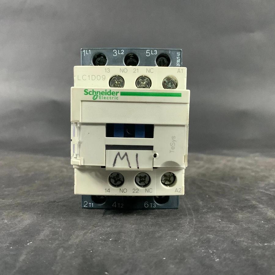 Used SCHNEIDER ELECTRIC LC1D09 CONTACTOR ($25 OBO)