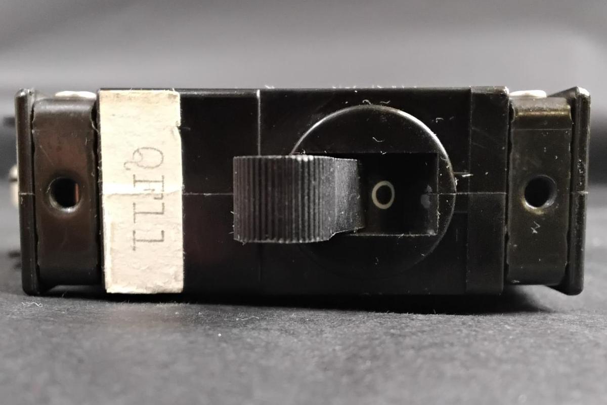 Used FUIJI ELECTRIC CIRCUIT PROTECTOR CP31VM/10DC 10AMP ($13 OBO)