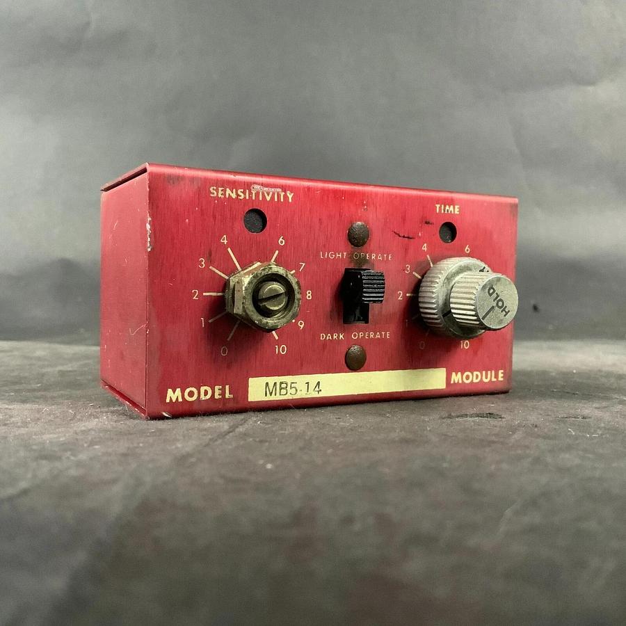 Used BANNER MB5-14 PHOTOELECTRIC AMPLIFIER ($40 OBO)