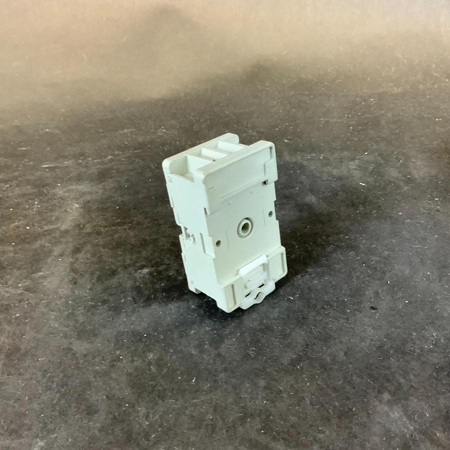 Used ALLEN BRADLEY 700-HN100 D RELAY SOCKET ($7 OBO)