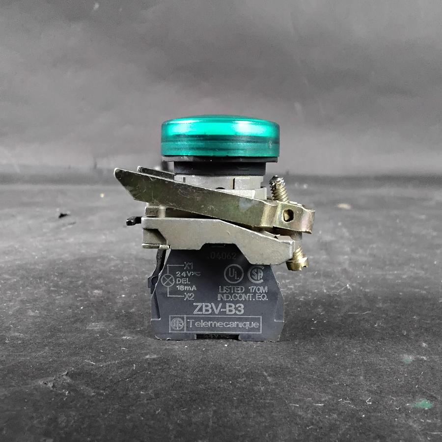 Used TELEMECANIQUE ZBV-B3 GREEN PUSHBUTTON ($15 OBO)