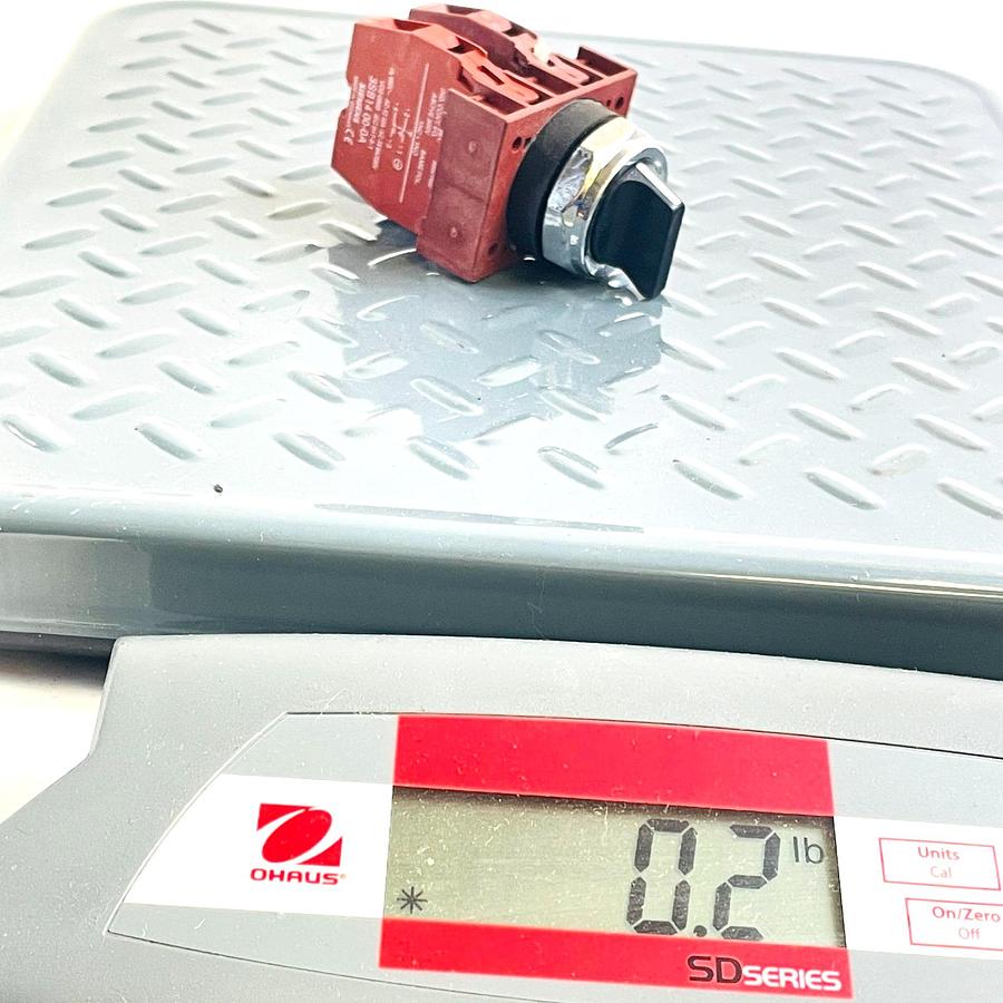 Used SIEMENS P30S3MKB5 3-POS SELECTOR SWITCH 22MM 3NO 1NC 3SB1400-0A 3SB1400-0G