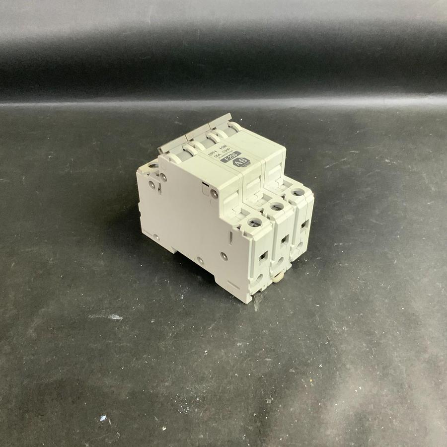 Used ALLEN BRADLEY 1492-CB3-F250 SER.C CIRCUIT BREAKER ($50 OBO)