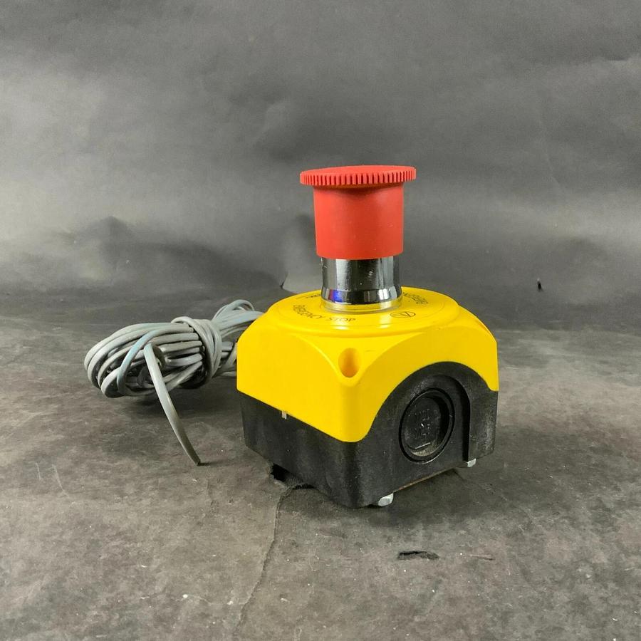 Used BANNER ESL-30/60-120656 EMERGENCY STOP BUTTON ($100 OBO)