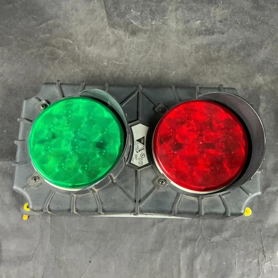 Used MARS TRI LITE E165079 SERIES SG RED GREEN SIGNAL LIGHT ($70 OBO)