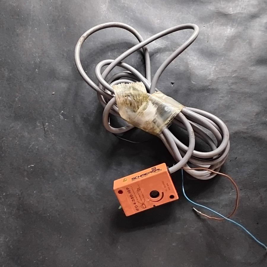 Used SCHMERSAL IFO 4-250-10P PROXIMITY SWITCH ($25 OBO)