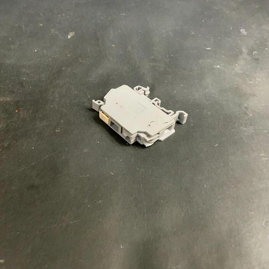 Used ENTRELEC 011566121 TERMINAL BLOCK