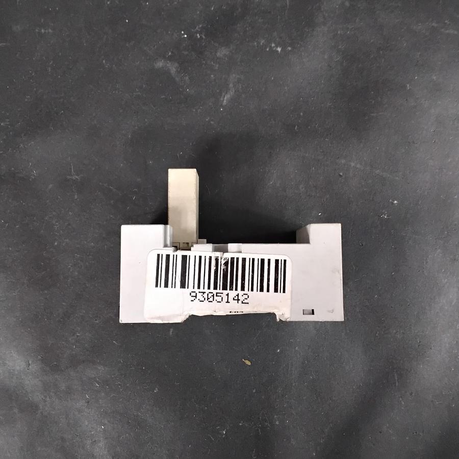 Used ALLEN BRADLEY 700-HN204 RELAY SOCKET ($5 OBO)
