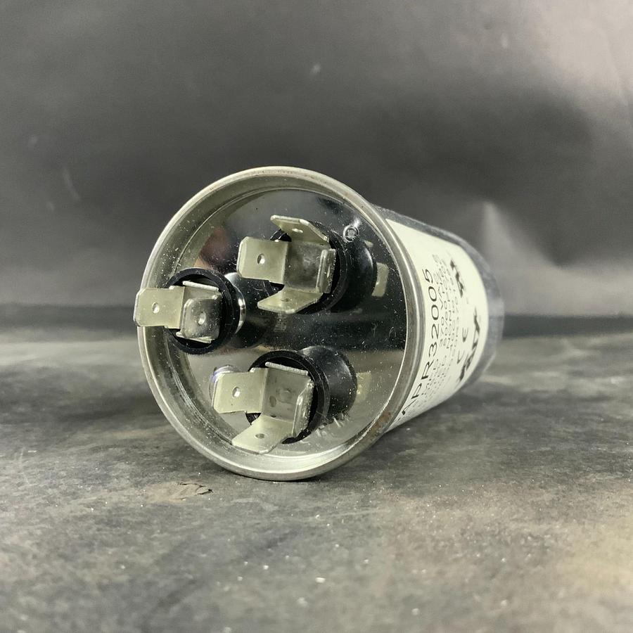 Used FAST HVAC PARTS CAPR32005 CAPACITOR ($15 OBO)