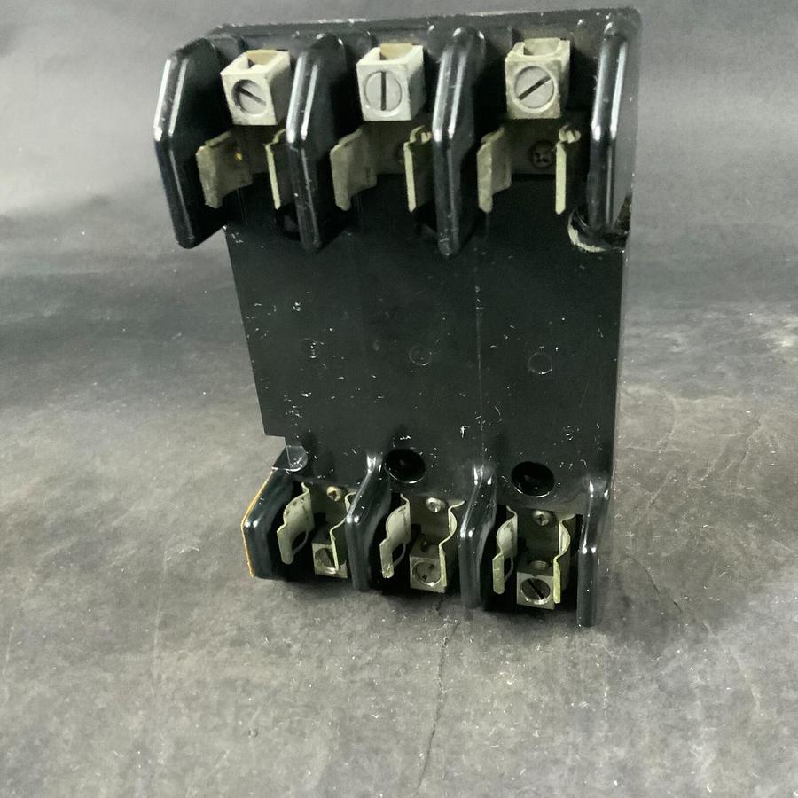Used USD H60030-3C FUSE BLOCK ($10 OBO)