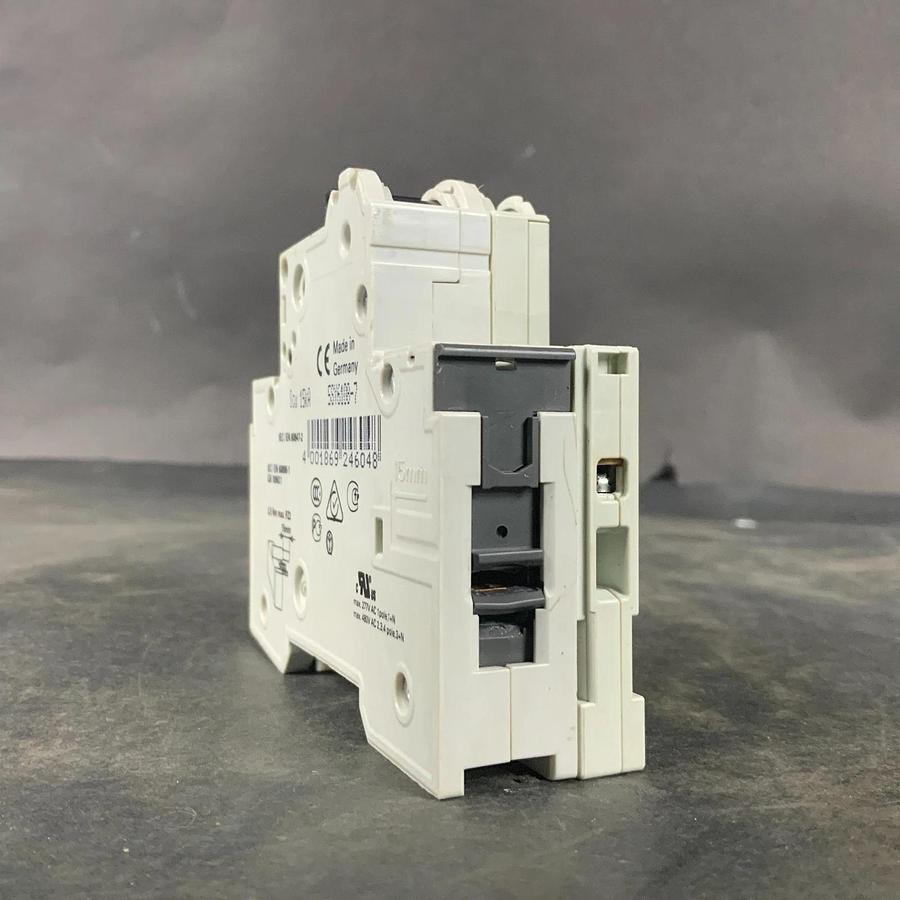 Used SIEMENS 5SY61MCB C8 CIRCUIT BREAKER W/ AS AUX SWITCH ($12 OBO)