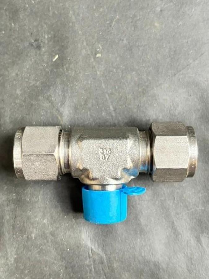Used SWAGELOK SS-810-3-8TTM TUPE FITTING 3PCS