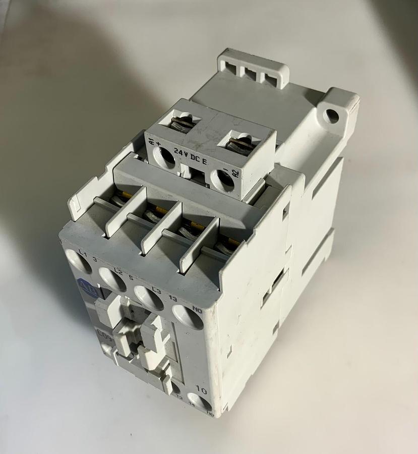 Used ALLEN BRADLEY 100-C09E*10 ($19.99 OBO)