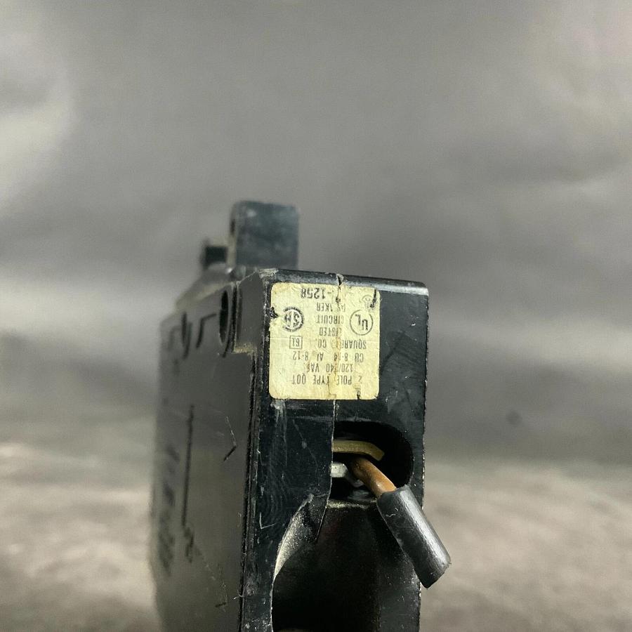 Used SQUARE D QOT1515 CIRCUIT BREAKER ($10 OBO)