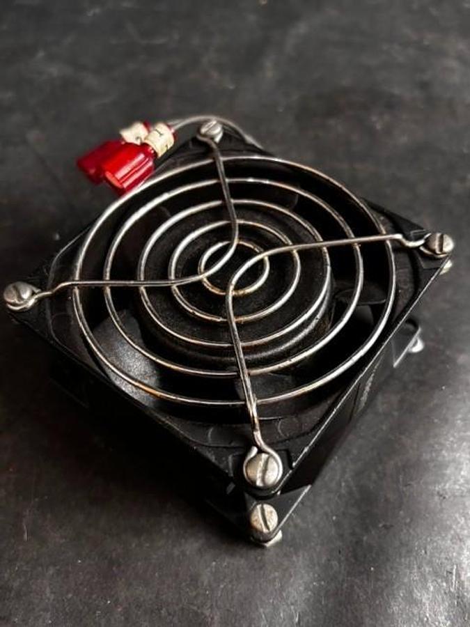 Used GLOBE MOTORS A31-B15A-15W3-000 COOLING FAN