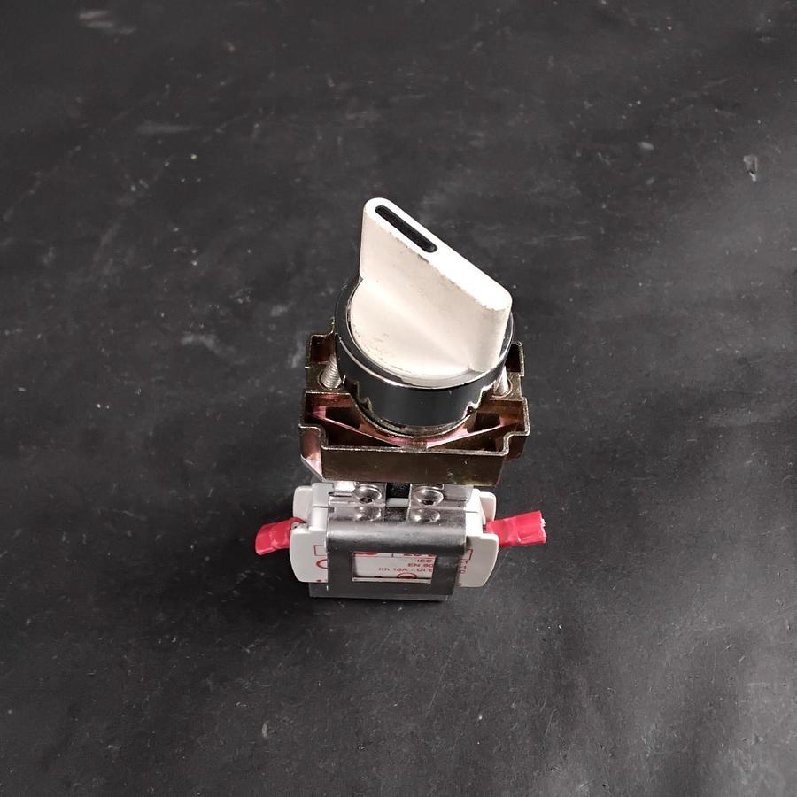 Used BACO 23E01 CONTACT BLOCK W/ PUSHBUTTON SWITCH ($28 OBO)
